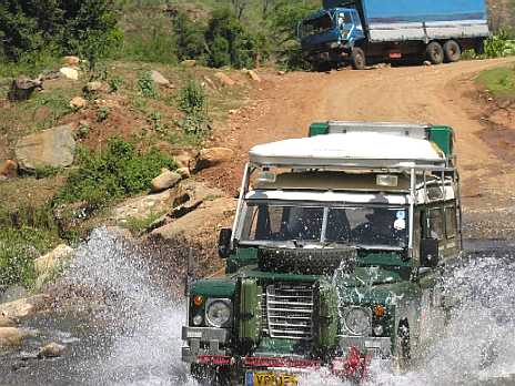 061014%20PML%20Wa%20Bashasha%20crossing%20a%20river%20in%20Pokot%20territory.jpg